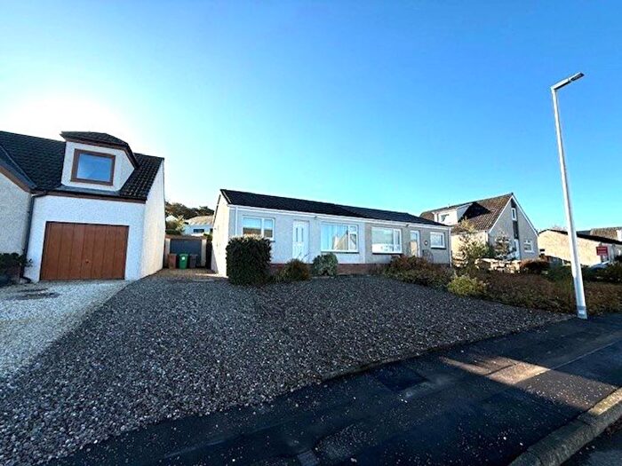 2 Bedroom Semi-detached House To Rent In Aikman Place, Fife, KY16