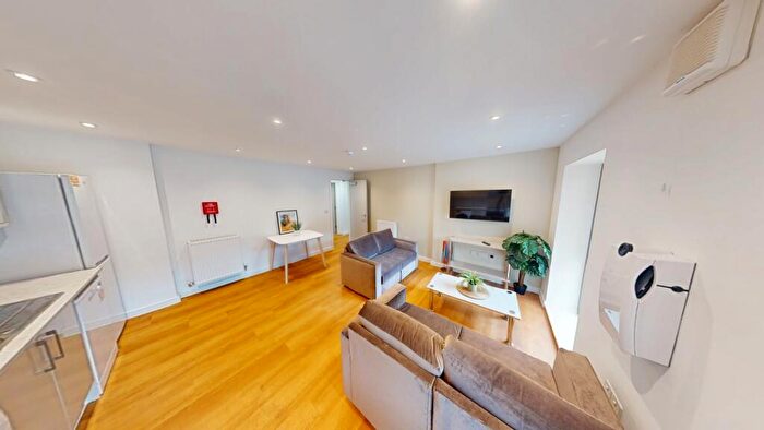 3 Bedroom Apartment To Rent In Apartment, - North Sherwood Street, Nottingham, Nottinghamshire, NG1