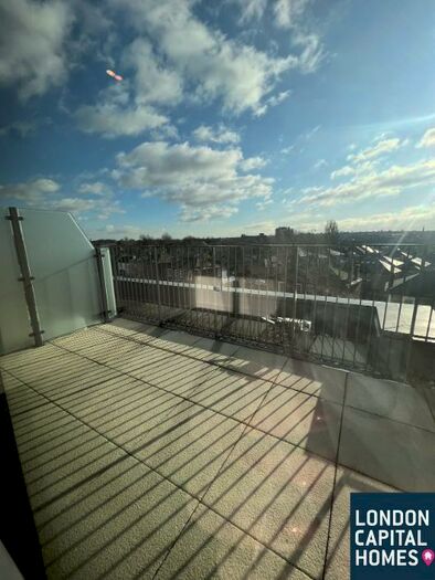 3 Bedroom Apartment To Rent In Yorke House Wheatfield Way Kingston Upon Thames, KT1