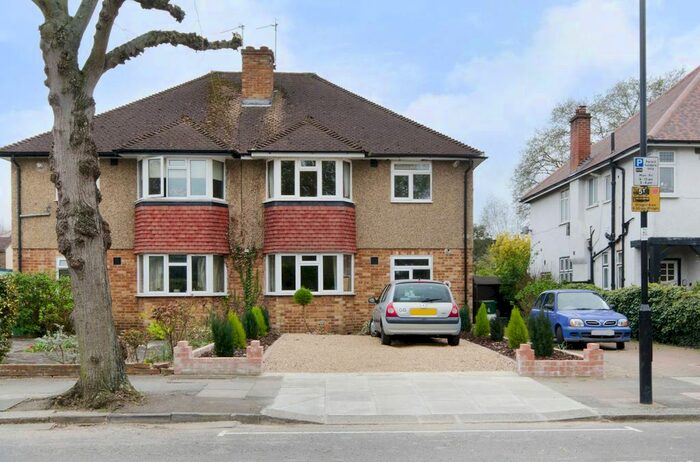 2 Bedroom Flat To Rent In College Road, West Ealing, London, W13