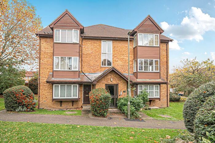 Apartment To Rent In Pendragon Walk, West Hendon, NW9