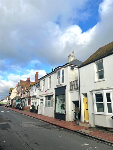 2 Bedroom Flat To Rent In High Street, Rottingdean, Brighton, BN2