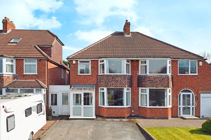 3 Bedroom Semi-Detached House To Rent In Rushbrook Close, Solihull, B92