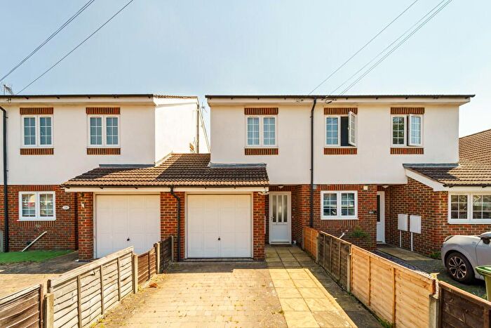 4 Bedroom Terraced House To Rent In Portland Road, Ashford, TW15