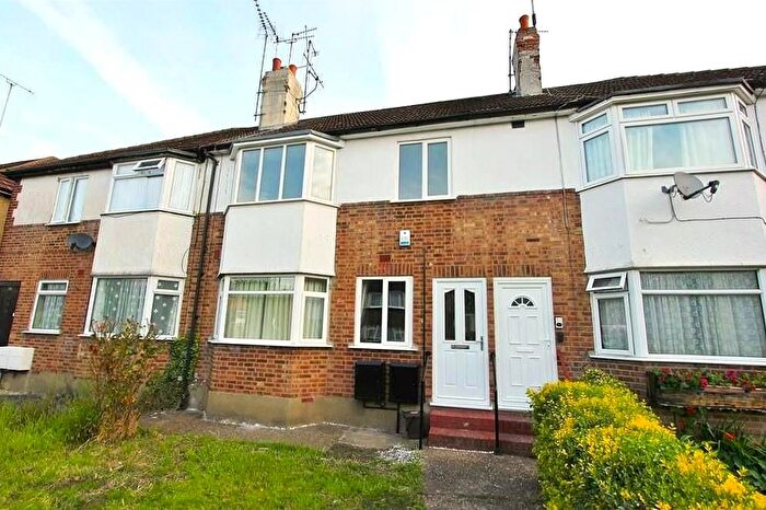 2 Bedroom Maisonette To Rent In St Marks Close, Barnet, EN5