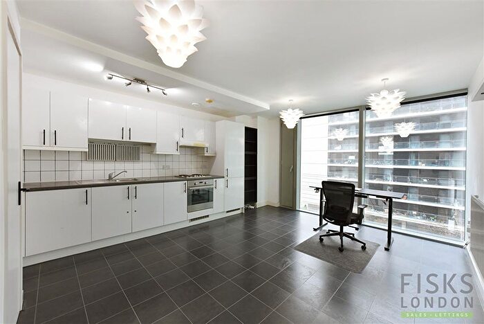 1 Bedroom Flat For Sale In Whitby House, Marsh Wall, London, E14