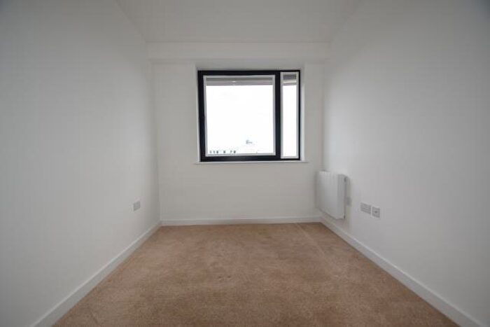 1 Bedroom Flat To Rent In Victoria Avenue, Southend On Sea, Essex, SS2