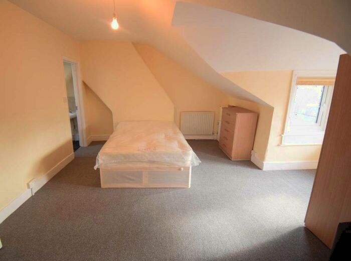Studio To Rent In Upper Clapton Road, London, E5