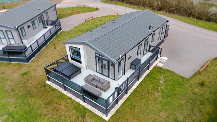 2 Bedroom Lodge For Sale In Stixwould Road, Woodhall Spa, LN10