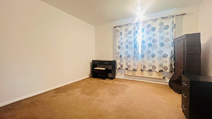 1 Bedroom Flat To Rent In Ross Close, Luton, LU1