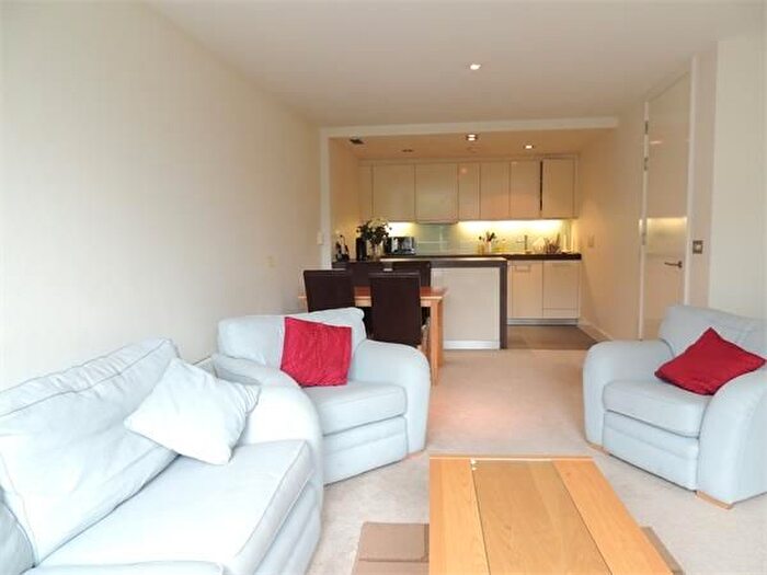 2 Bedroom Flat To Rent In Empire Square, Borough, SE1