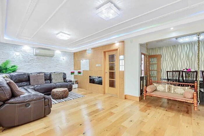 5 Bedroom Detached House To Rent In Jellicoe Gardens, Stanmore, HA7