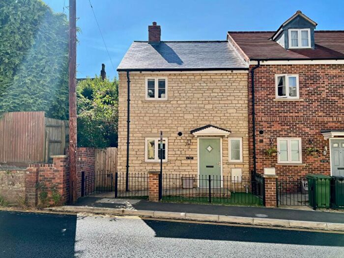 3 Bedroom End Of Terrace House To Rent In St Marks Rise, Dursley, GL11