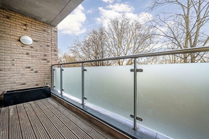 1 Bedroom Flat To Rent In All Saints Road, London, W3