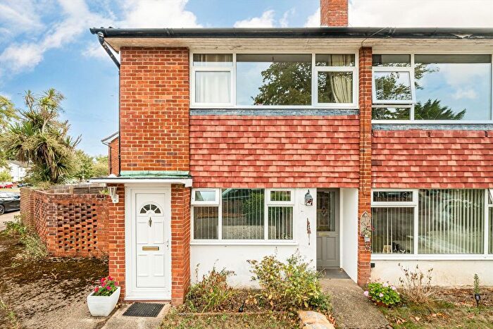 2 Bedroom Maisonette To Rent In French Street, Lower Sunbury, TW16