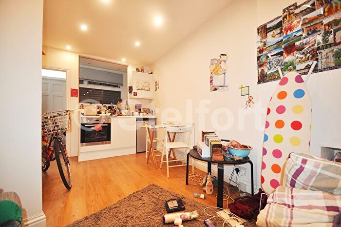 1 Bedroom Flat To Rent In Kentish Town Road, London, NW1