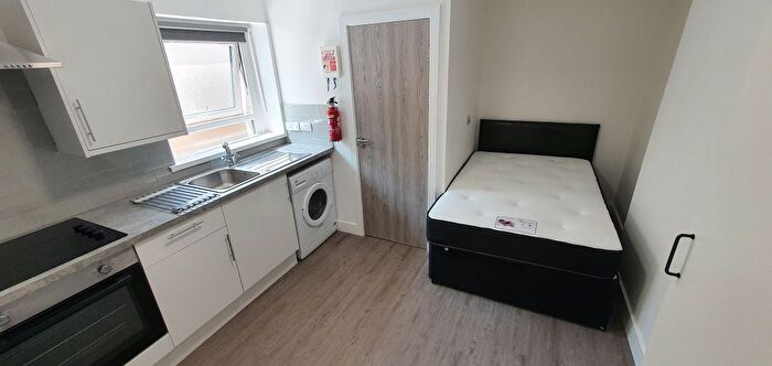 1 Bedroom Studio To Rent In Flat, North Luton Place, CF24