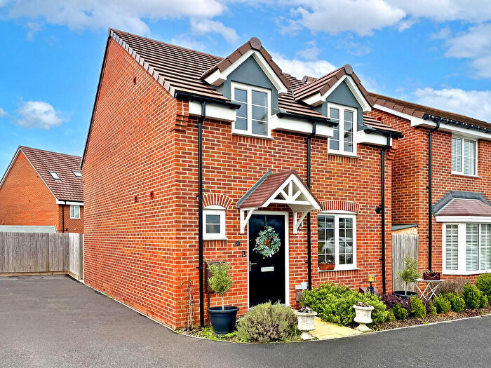 3 Bedroom Detached House For Sale In Geranium Croft, Biggleswade, SG18