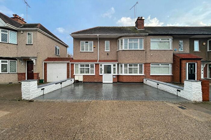 2 Bedroom Flat To Rent In Dartmouth Road, Ruislip, HA4