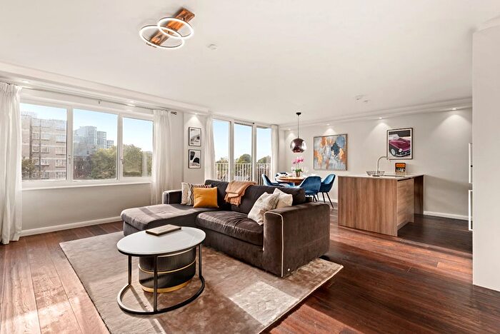 3 Bedroom Flat To Rent In Abbots House, St. Mary Abbots Terrace, W14