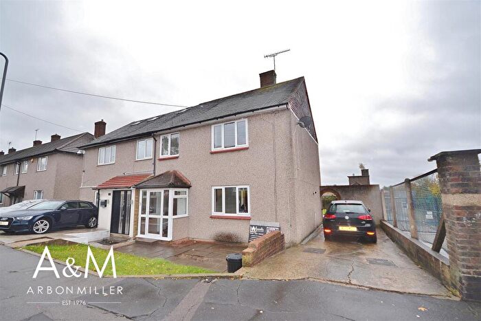 3 Bedroom Semi Detached House For Sale In Burrow Road, Chigwell, IG7