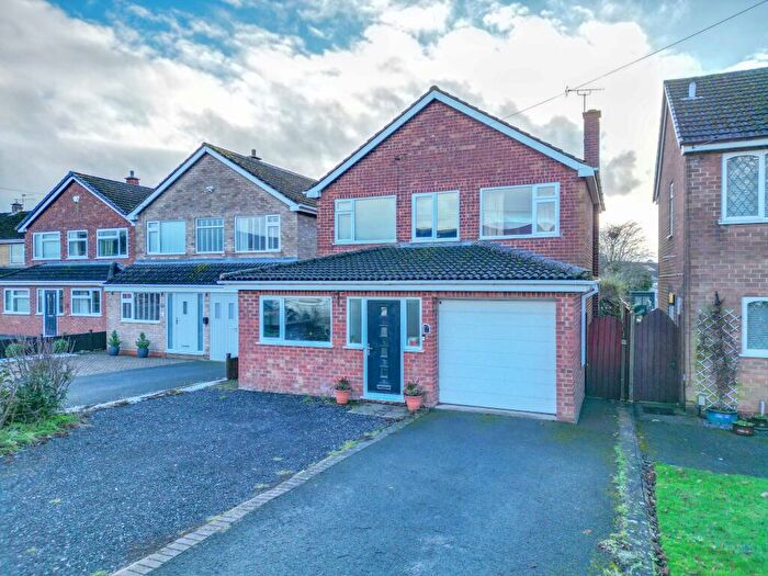 3 Bedroom Detached House For Sale In St. Nicolas Park Drive, Nuneaton, CV11