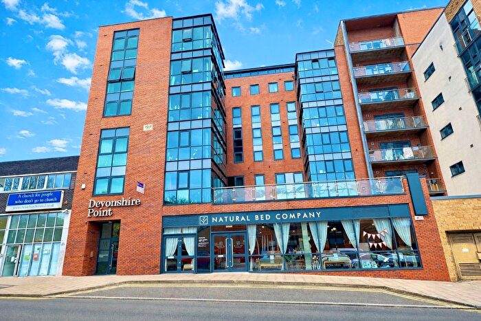 3 Bedroom Flat To Rent In Fitzwilliam Street, Sheffield, S1