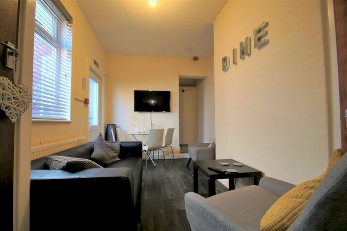 5 Bedroom Terraced House To Rent In Furness Road, Fallowfield, M14