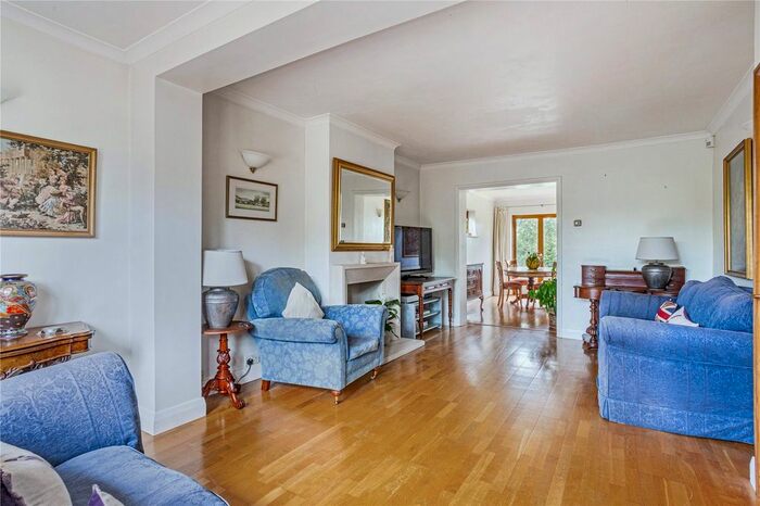 4 Bedroom Detached House For Sale In Loosley Hill, Loosley Row, Princes Risborough, HP27