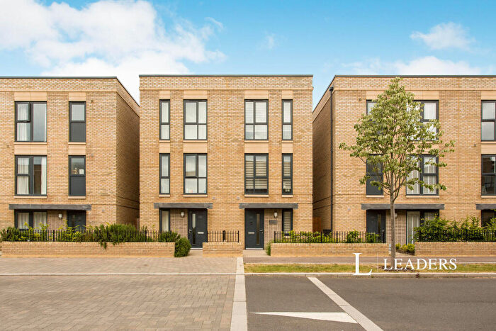 3 Bedroom Town House To Rent In Osprey Drive, CB2