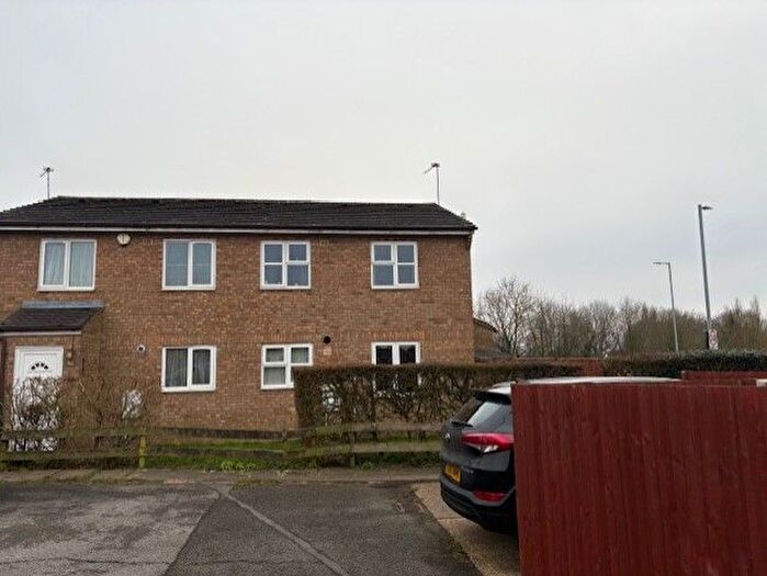 1 Bedroom Semi-Detached House To Rent In Laxton Close, Luton, LU2