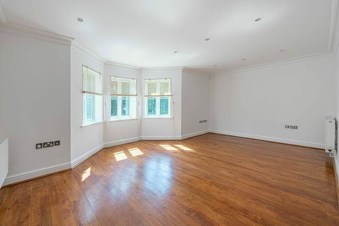 2 Bedroom Flat To Rent In Hazelmere Court, Hendon, London, NW4