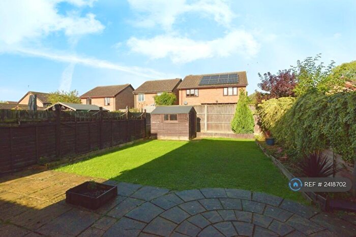3 Bedroom Semi-Detached House To Rent In Booker Avenue, Bradwell Common, Milton Keynes, MK13