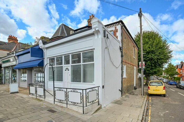 2 Bedroom Flat To Rent In Crown Road, St Margarets, Twickenham, TW1