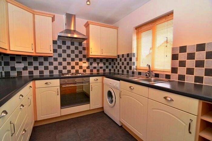 1 Bedroom Flat To Rent In Holt Close, Singleton, Ashford, TN23