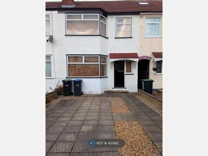 3 Bedroom Terraced House To Rent In Cowdrey Close, Enfield, EN1