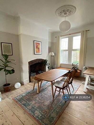 3 Bedroom Terraced House To Rent In Cricklade Rd, Bristol, BS7