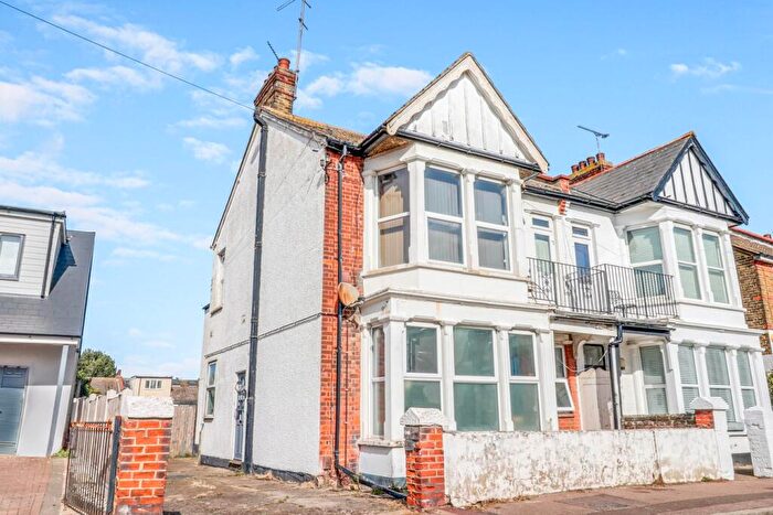 1 Bedroom Flat For Sale In St Andrews Road, Shoeburyness, SS3