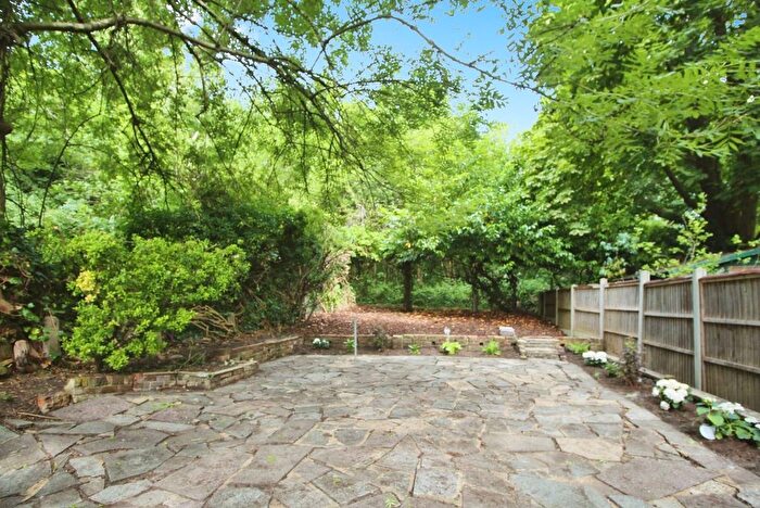 2 Bedroom Flat To Rent In Holden Road, London, N12