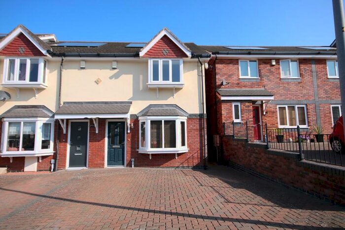 3 Bedroom Semi-Detached House To Rent In Cysgod Y Castell, Llandudno Junction, Conwy, LL31