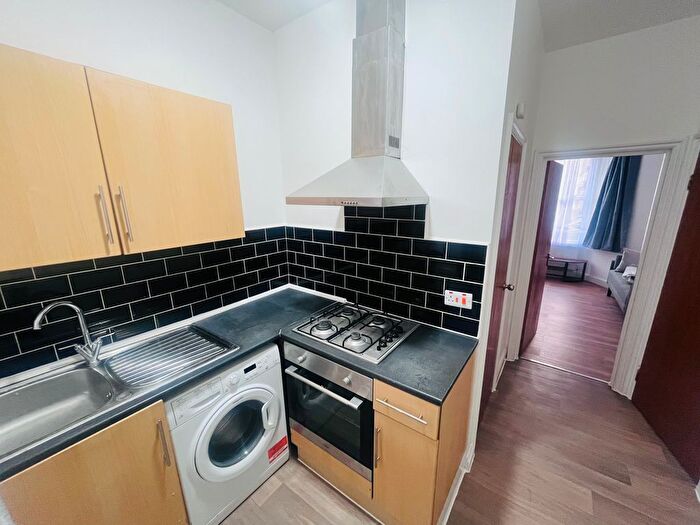 1 Bedroom Flat To Rent In Melbourne Road, Leyton, E10
