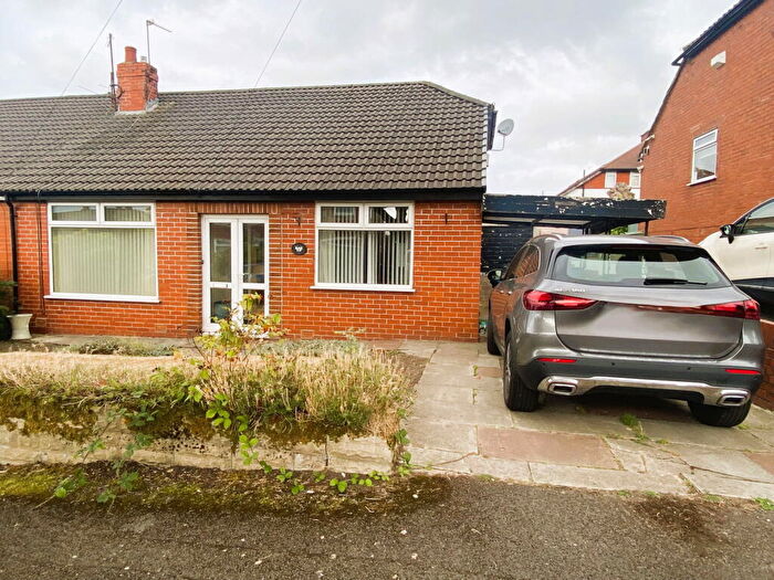 3 Bedroom Semi-Detached Bungalow For Sale In Fairfields, Garden Suburb, Oldham, OL8