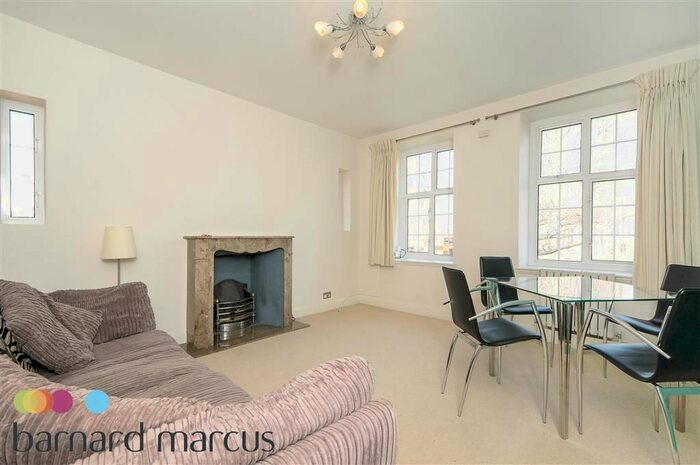 2 Bedroom Flat To Rent In Heathfield Court, Heathfield Terrace, Chiswick, W4
