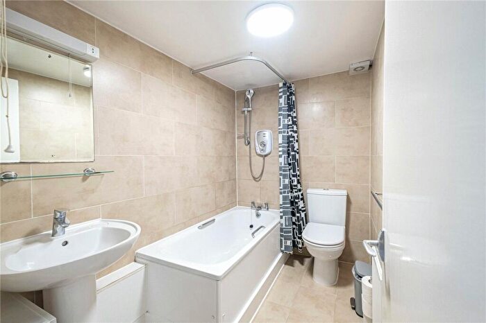 2 Bedroom Duplex To Rent In Highgate High Street, Highgate, London, N6