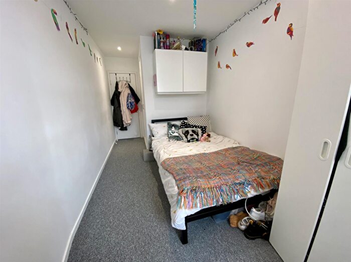 3 Bedroom Flat To Rent In Ebrington Street, Flat, Plymouth, PL4