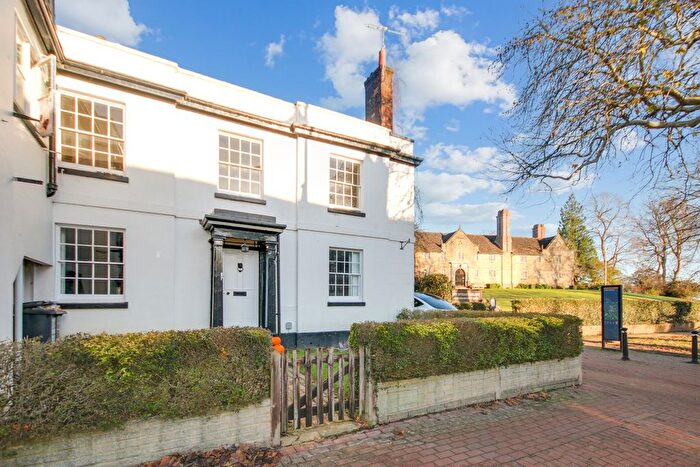 3 Bedroom Property For Sale In High Street, East Grinstead, RH19