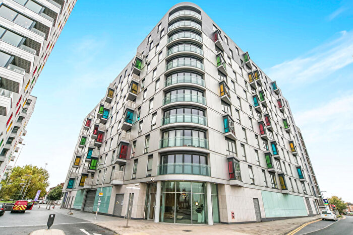 1 Bedroom Flat To Rent In Hunsaker, Alfred Street, Reading, RG1