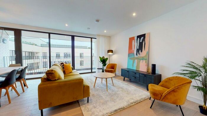 3 Bedroom Ground Flat To Rent In Gorsuch Place, E2