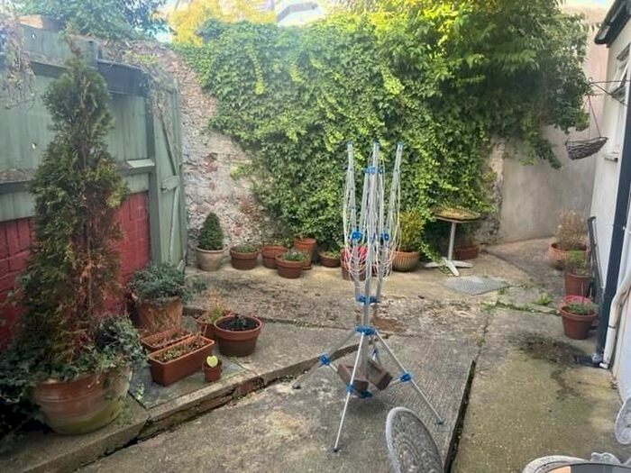 1 Bedroom Flat To Rent In Old Shoreham Road, Brighton, BN1