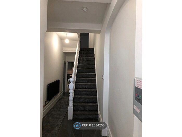 10 Bedroom Terraced House To Rent In Bryn Road, Brynmill, Swansea, SA2